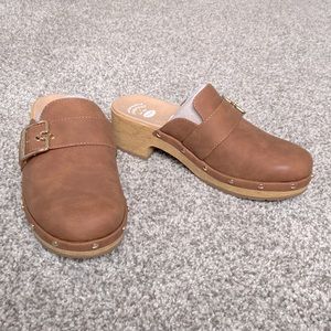 Size 8 Dr. Scholl’s Clogs